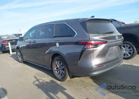 2021 Toyota Sienna Le from USA, damaged, VIN 5TDKRKEC8MS028533